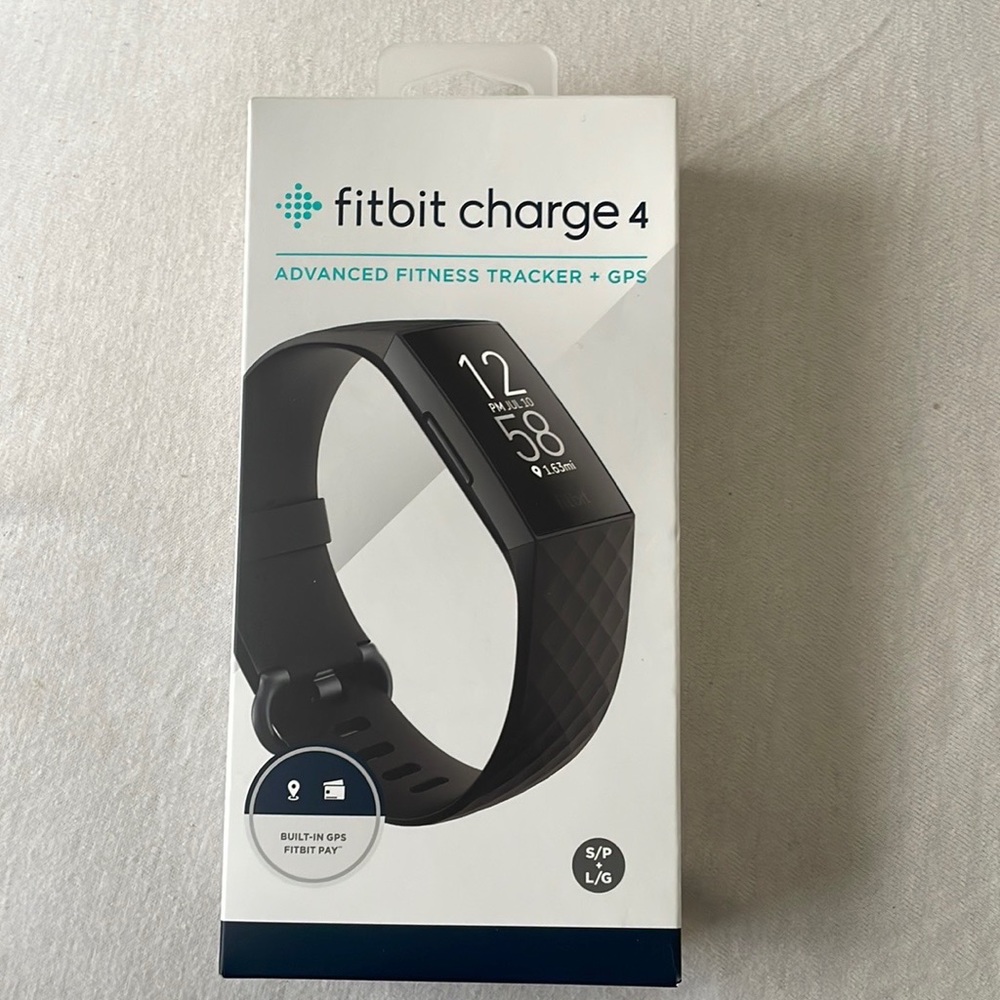 Fitbit charge 4 (perfect condition)